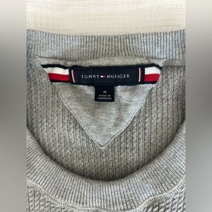 Tommy Hilfiger Men's Light Gray Waffle Knit Crewneck Sweater